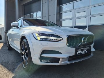 Volvo V90 Cross Country Pro T5 AWD Geartronic bei Autohaus Frieszl in 