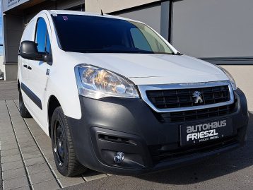 Peugeot Partner L1 Business 1,6 BlueHDi 100 S&S bei Autohaus Frieszl in 